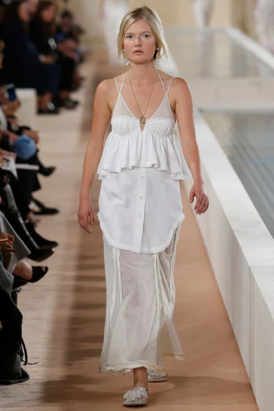 Look 27